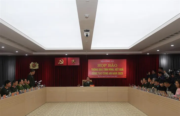 Cận Tết, tình trạng nhập lậu, sản xuất trái phép pháo nổ lại “nóng” - Ảnh 1. Cận Tết, tình trạng nhập lậu, sản xuất trái phép pháo nổ lại “nóng” - Ảnh 1.