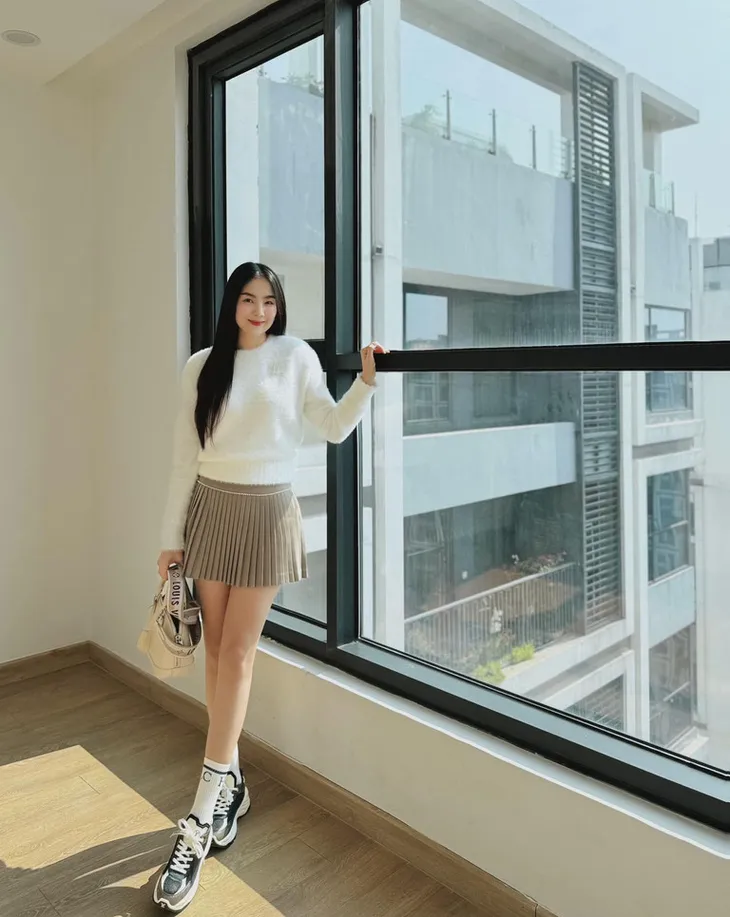 Mai Ngọc tặng bản thân căn hộ mới mừng sinh nhật, Mỹ Tâm dí dỏm đăng ảnh tự chụp - Ảnh 1.