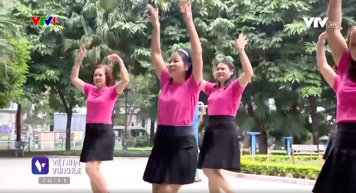 Người cao tuổi sống vui khỏe, có ích với các hoạt động văn nghệ - Ảnh 4. Người cao tuổi sống vui khỏe, có ích với các hoạt động văn nghệ - Ảnh 4.