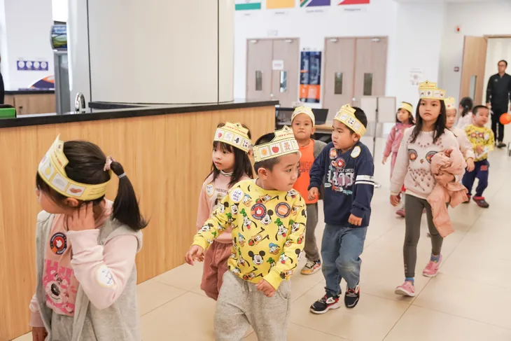 Phụ huynh băn khoăn chọn trường cho con từ vạch xuất phát - Ảnh 2. Phụ huynh băn khoăn chọn trường cho con từ vạch xuất phát - Ảnh 2.