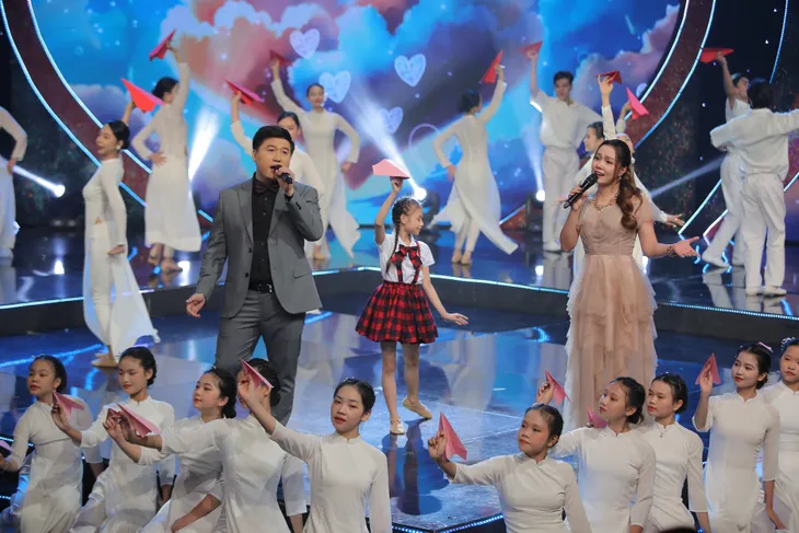 Gala 15 năm Gala Trái tim cho em - những khoảnh khắc đầy xúc cảm - Ảnh 3. Gala 15 năm Gala Trái tim cho em - những khoảnh khắc đầy xúc cảm - Ảnh 3.