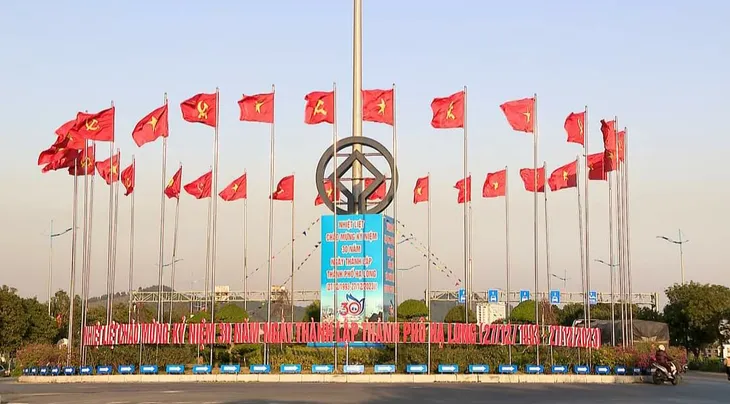 Quảng Ninh: Sẵn sàng lễ kỷ niệm 30 năm thành lập thành phố Hạ Long - Ảnh 6. Quảng Ninh: Sẵn sàng lễ kỷ niệm 30 năm thành lập thành phố Hạ Long - Ảnh 6.