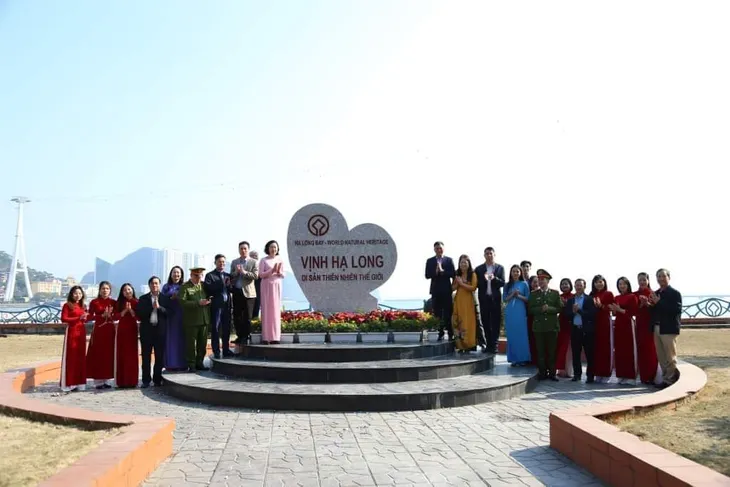 Quảng Ninh: Sẵn sàng lễ kỷ niệm 30 năm thành lập thành phố Hạ Long - Ảnh 4. Quảng Ninh: Sẵn sàng lễ kỷ niệm 30 năm thành lập thành phố Hạ Long - Ảnh 4.