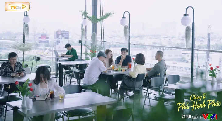 Chúng ta phải hạnh phúc - Tập 18: Lê bị lừa tiền, Bình bị lừa tình - Ảnh 4. Chúng ta phải hạnh phúc - Tập 18: Lê bị lừa tiền, Bình bị lừa tình - Ảnh 4.