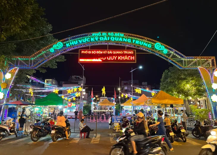 TP Hồ Chí Minh phát triển kinh tế đêm vùng ven - Ảnh 1. TP Hồ Chí Minh phát triển kinh tế đêm vùng ven - Ảnh 1.