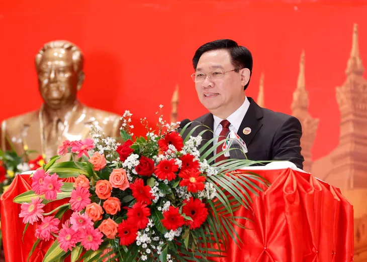 Chủ tịch Quốc hội Vương Đình Huệ thăm Học viện Chính trị Công an Lào - Ảnh 2. Chủ tịch Quốc hội Vương Đình Huệ thăm Học viện Chính trị Công an Lào - Ảnh 2.