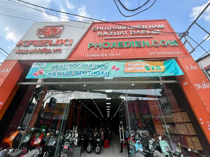 Tạm giữ hàng trăm xe điện có dấu hiệu vi phạm - Ảnh 1. Tạm giữ hàng trăm xe điện có dấu hiệu vi phạm - Ảnh 1.
