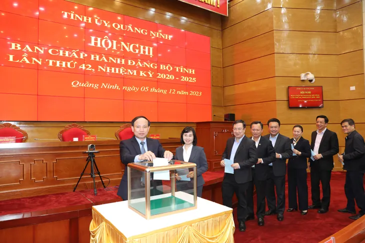 Ông Cao Tường Huy được bầu giữ chức Chủ tịch UBND tỉnh Quảng Ninh - Ảnh 1. Ông Cao Tường Huy được bầu giữ chức Chủ tịch UBND tỉnh Quảng Ninh - Ảnh 1.