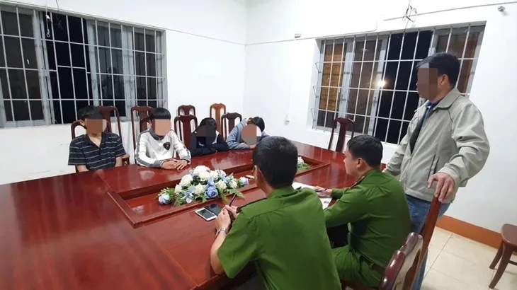 Nữ sinh lớp 6 cùng bạn liên tiếp gây ra 10 vụ trộm - Ảnh 1. Nữ sinh lớp 6 cùng bạn liên tiếp gây ra 10 vụ trộm - Ảnh 1.