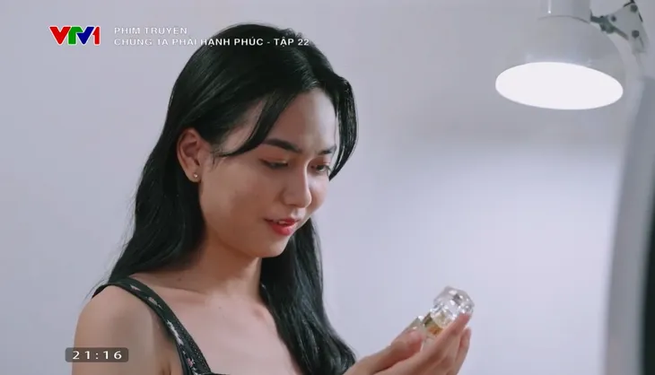 Chúng ta phải hạnh phúc - Tập 22: Bình được sếp nữ ưu ái, Kỳ bắt đầu nghi ngờ - Ảnh 1. Chúng ta phải hạnh phúc - Tập 22: Bình được sếp nữ ưu ái, Kỳ bắt đầu nghi ngờ - Ảnh 1.