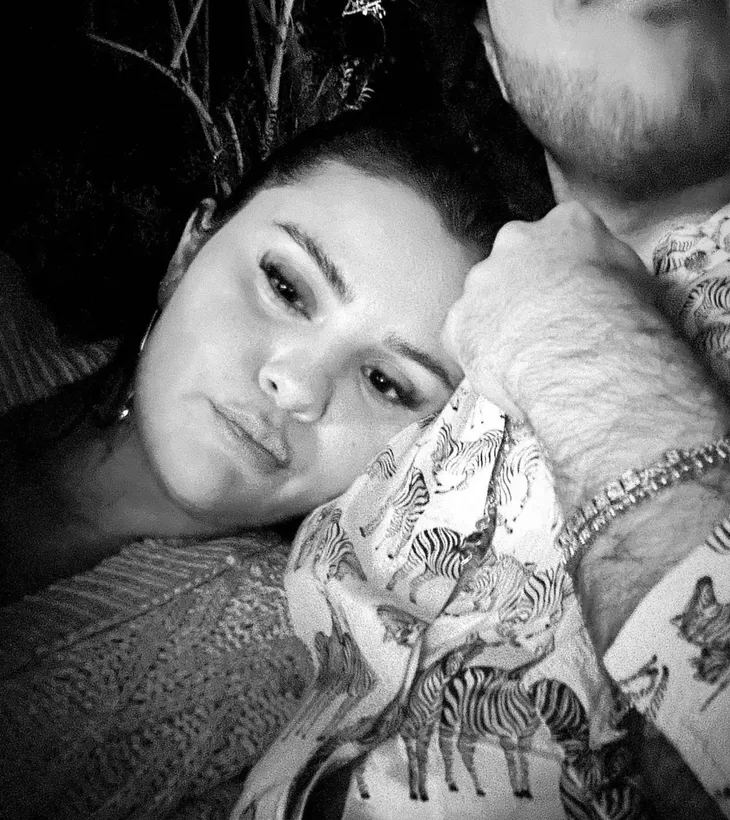 Selena Gomez ẩn ý hẹn hò rapper, vẫn mỉa mai Justin Bieber - Ảnh 1. Selena Gomez ẩn ý hẹn hò rapper, vẫn mỉa mai Justin Bieber - Ảnh 1.
