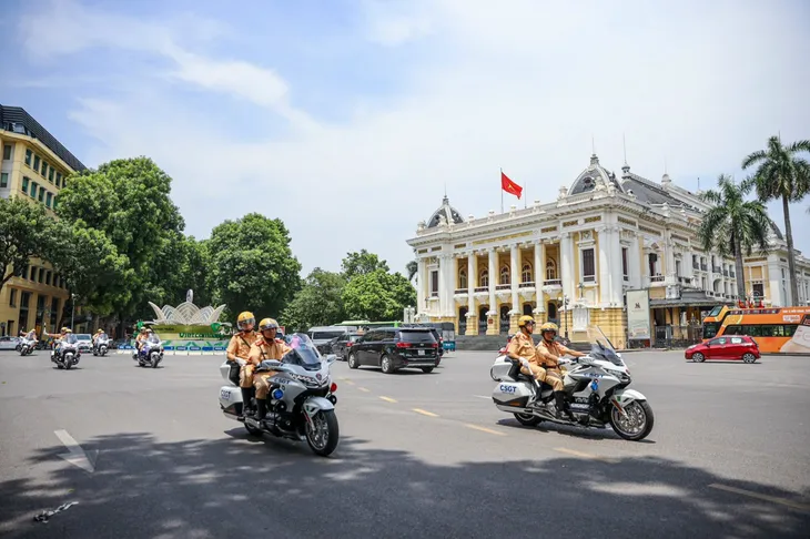 Hà Nội phân luồng giao thông phục vụ đón Đoàn khách quốc tế đến thăm Việt Nam - Ảnh 1. Hà Nội phân luồng giao thông phục vụ đón Đoàn khách quốc tế đến thăm Việt Nam - Ảnh 1.