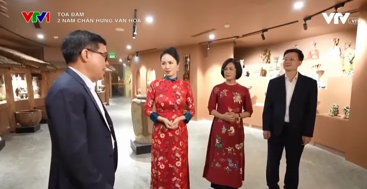 Tọa đàm 2 năm chấn hưng văn hóa: Những chuyển biến và hạn chế - Ảnh 8. Tọa đàm 2 năm chấn hưng văn hóa: Những chuyển biến và hạn chế - Ảnh 8.