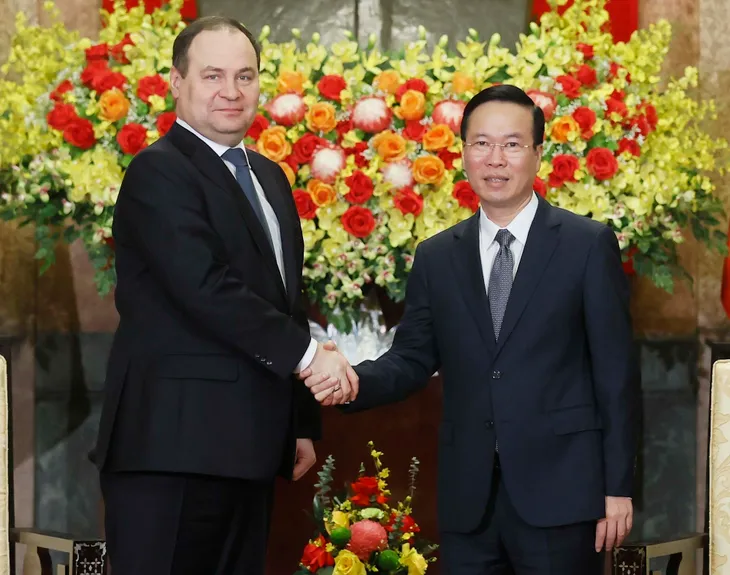 Chủ tịch nước Võ Văn Thưởng tiếp Thủ tướng Cộng hòa Belarus - Ảnh 1. Chủ tịch nước Võ Văn Thưởng tiếp Thủ tướng Cộng hòa Belarus - Ảnh 1.