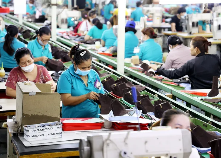Nhiều doanh nghiệp dự kiến thưởng Tết 3 - 5 tháng lương - Ảnh 1. Nhiều doanh nghiệp dự kiến thưởng Tết 3 - 5 tháng lương - Ảnh 1.