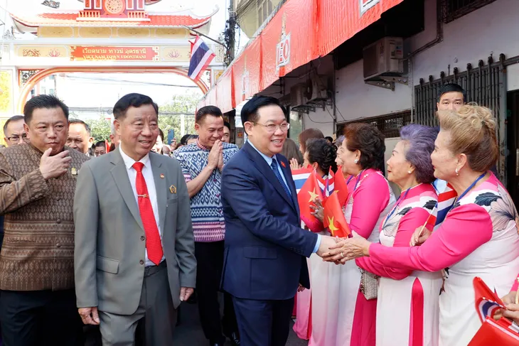 Chủ tịch Quốc hội Vương Đình Huệ dự khai trương phố Việt Nam tại Thái Lan - Ảnh 1. Chủ tịch Quốc hội Vương Đình Huệ dự khai trương phố Việt Nam tại Thái Lan - Ảnh 1.