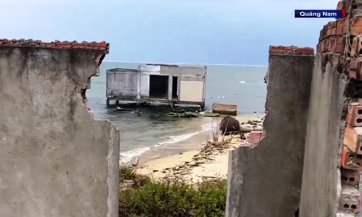 Giữa mùa nắng, ngư dân vẫn phải bỏ nhà, chạy biển để lánh nạn - Ảnh 4. Giữa mùa nắng, ngư dân vẫn phải bỏ nhà, chạy biển để lánh nạn - Ảnh 4.