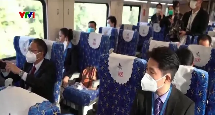 Đường sắt Lào - Trung Quốc bắt đầu vận chuyển hành khách từ 13/4 - Ảnh 1. Đường sắt Lào - Trung Quốc bắt đầu vận chuyển hành khách từ 13/4 - Ảnh 1.