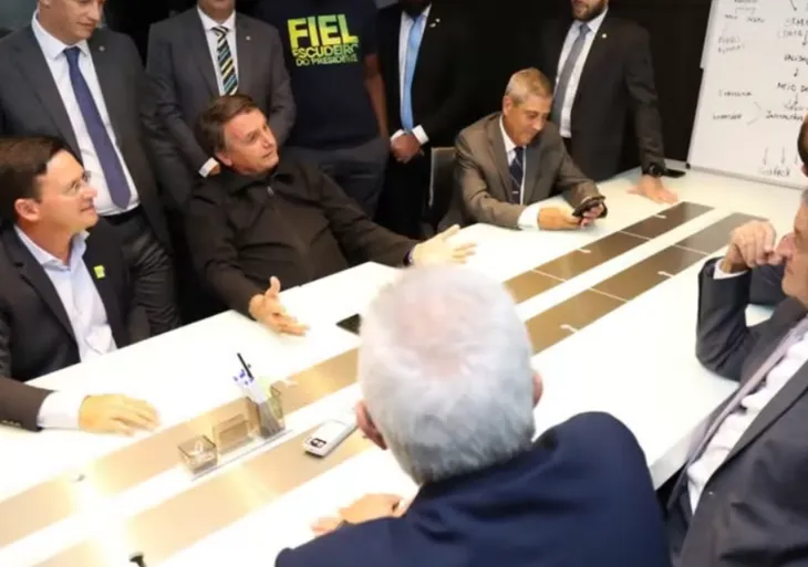 Cựu Tổng thống Bolsonaro trở lại Brazil để lãnh đạo phe đối lập cánh hữu - Ảnh 1. Cựu Tổng thống Bolsonaro trở lại Brazil để lãnh đạo phe đối lập cánh hữu - Ảnh 1.