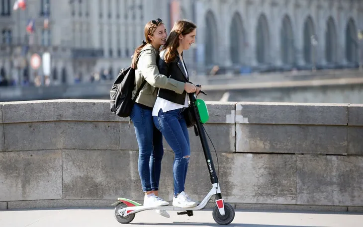 Pháp siết chặt các quy định sử dụng xe scooter - Ảnh 1. Pháp siết chặt các quy định sử dụng xe scooter - Ảnh 1.