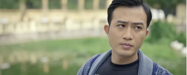 Gia đình mình vui bất thình lình - Tập 7: Gia đình ông Toại ăn mừng tưng bừng sau trận thua bóng đầy bất ổn - Ảnh 13. Gia đình mình vui bất thình lình - Tập 7: Gia đình ông Toại ăn mừng tưng bừng sau trận thua bóng đầy bất ổn - Ảnh 13.