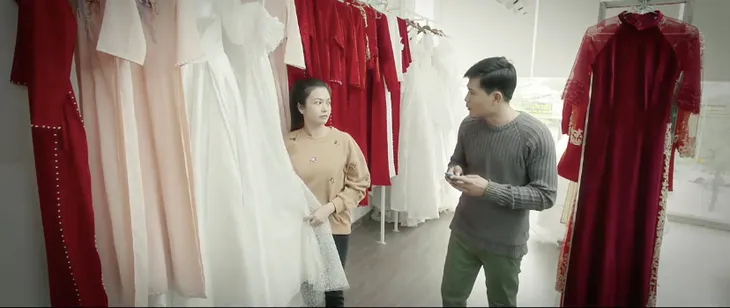 Gia đình mình vui bất thình lình - Tập 8: Ngày cưới Danh - Trâm Anh, Phương quặn lòng nghĩ về nỗi đau của mình - Ảnh 9. Gia đình mình vui bất thình lình - Tập 8: Ngày cưới Danh - Trâm Anh, Phương quặn lòng nghĩ về nỗi đau của mình - Ảnh 9.