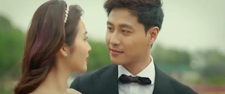 Gia đình mình vui bất thình lình - Tập 8: Ngày cưới Danh - Trâm Anh, Phương quặn lòng nghĩ về nỗi đau của mình - Ảnh 17. Gia đình mình vui bất thình lình - Tập 8: Ngày cưới Danh - Trâm Anh, Phương quặn lòng nghĩ về nỗi đau của mình - Ảnh 17.