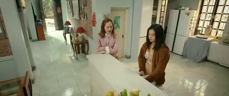 Gia đình mình vui bất thình lình - Tập 8: Ngày cưới Danh - Trâm Anh, Phương quặn lòng nghĩ về nỗi đau của mình - Ảnh 24. Gia đình mình vui bất thình lình - Tập 8: Ngày cưới Danh - Trâm Anh, Phương quặn lòng nghĩ về nỗi đau của mình - Ảnh 24.