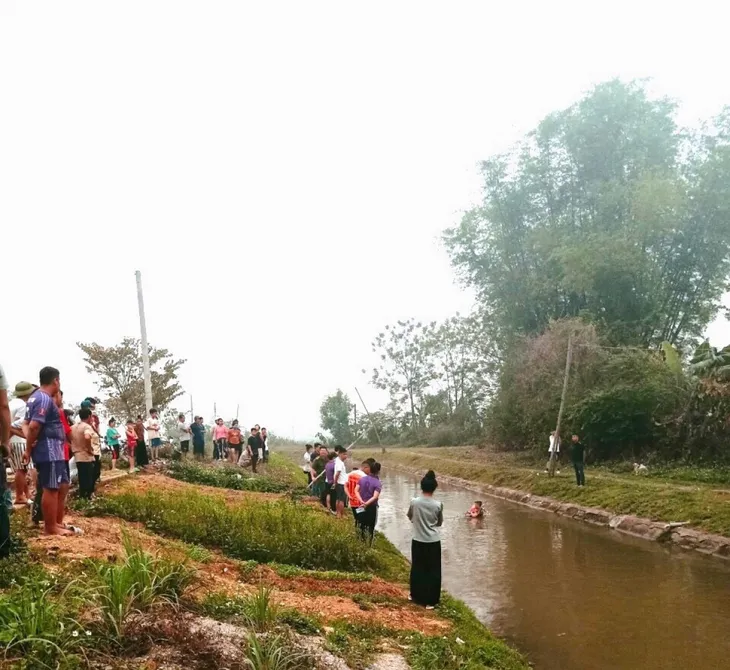 Điện Biên: Đi xe đạp ngã xuống kênh, hai cháu bé tử vong do đuối nước - Ảnh 1. Điện Biên: Đi xe đạp ngã xuống kênh, hai cháu bé tử vong do đuối nước - Ảnh 1.
