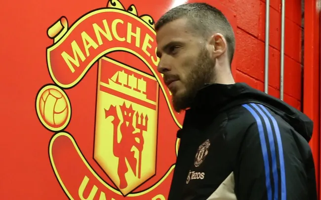 Manchester United đối mặt những thông tin không vui trước khi đổi chủ - Ảnh 1. Manchester United đối mặt những thông tin không vui trước khi đổi chủ - Ảnh 1.