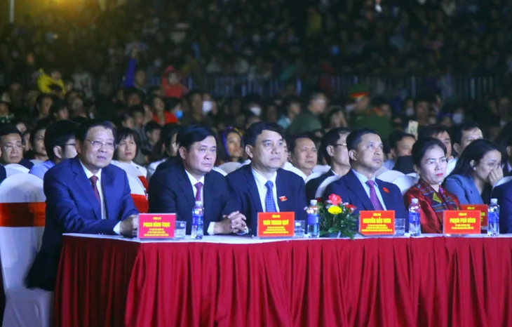 Thị xã Hoàng Mai (Nghệ An) đạt chuẩn nông thôn mới - Ảnh 1. Thị xã Hoàng Mai (Nghệ An) đạt chuẩn nông thôn mới - Ảnh 1.