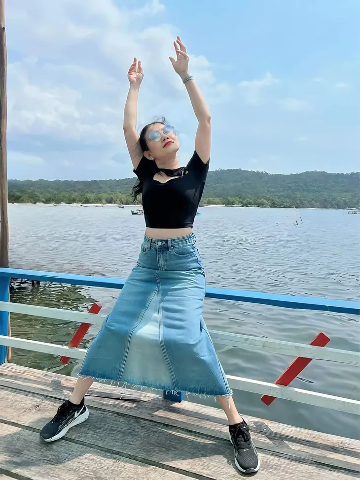 Đàm Thu Trang khoe ảnh mang bầu lần 2, Hương Giang đẹp dịu dàng - Ảnh 5. Đàm Thu Trang khoe ảnh mang bầu lần 2, Hương Giang đẹp dịu dàng - Ảnh 5.