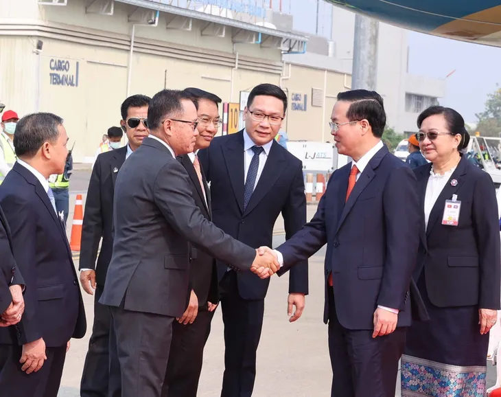 Chủ tịch nước Võ Văn Thưởng đến Viêng Chăn, bắt đầu thăm chính thức Lào - Ảnh 2. Chủ tịch nước Võ Văn Thưởng đến Viêng Chăn, bắt đầu thăm chính thức Lào - Ảnh 2.