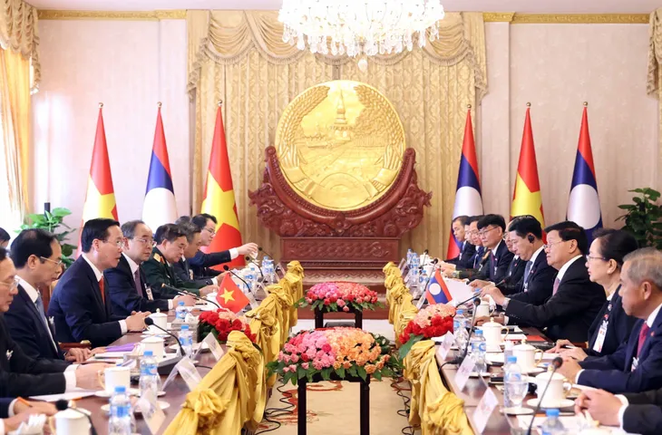 Lễ đón chính thức Chủ tịch nước Võ Văn Thưởng thăm hữu nghị Lào - Ảnh 7. Lễ đón chính thức Chủ tịch nước Võ Văn Thưởng thăm hữu nghị Lào - Ảnh 7.