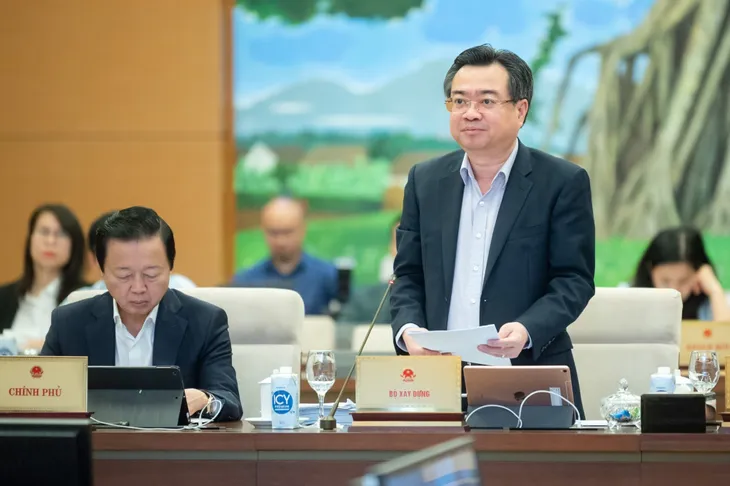 Buộc giao dịch bất động sản qua sàn làm tăng chi phí, tiềm ẩn nguy cơ độc quyền - Ảnh 1. Buộc giao dịch bất động sản qua sàn làm tăng chi phí, tiềm ẩn nguy cơ độc quyền - Ảnh 1.