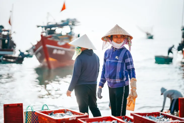 Đợi cá lúc bình minh ở làng chài Nhân Trạch - Ảnh 13. Đợi cá lúc bình minh ở làng chài Nhân Trạch - Ảnh 13.