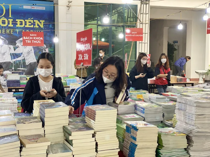 Hội sách Tháng 4: Lan truyền cảm hứng và văn hóa đọc - Ảnh 14. Hội sách Tháng 4: Lan truyền cảm hứng và văn hóa đọc - Ảnh 14.