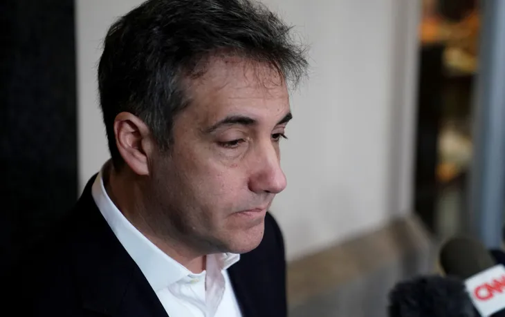 Cựu Tổng thống Trump kiện cựu luật sư riêng Michael Cohen - Ảnh 1. Cựu Tổng thống Trump kiện cựu luật sư riêng Michael Cohen - Ảnh 1.