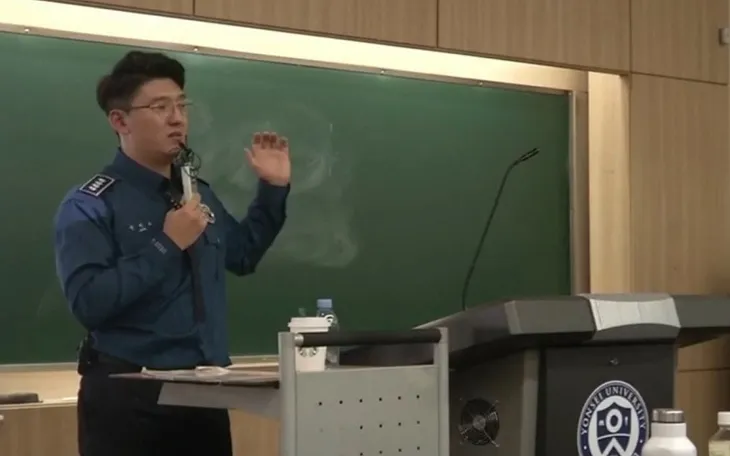 Hành vi bắt nạt tại trường học ở Hàn Quốc sẽ bị lưu hồ sơ kỷ luật - Ảnh 1. Hành vi bắt nạt tại trường học ở Hàn Quốc sẽ bị lưu hồ sơ kỷ luật - Ảnh 1.