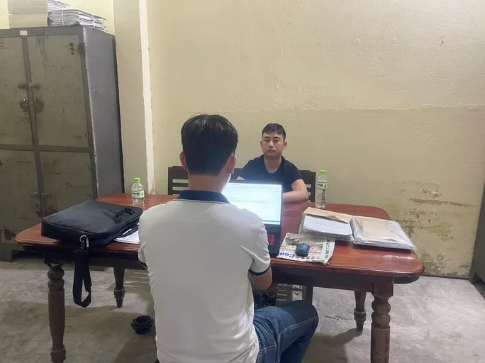 Tạm giữ hai đối tượng cho vay lãi nặng lên đến 730%/năm - Ảnh 2. Tạm giữ hai đối tượng cho vay lãi nặng lên đến 730%/năm - Ảnh 2.