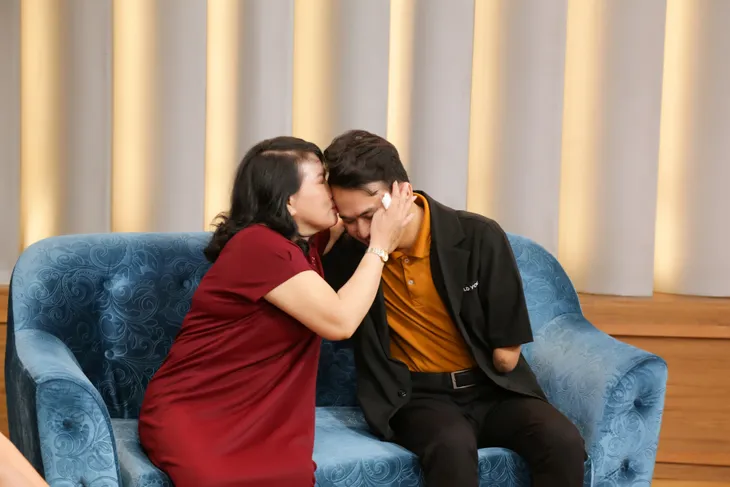 Mảnh ghép hoàn hảo: Người mẹ đau xé lòng khi con bị mất hai cánh tay - Ảnh 5. Mảnh ghép hoàn hảo: Người mẹ đau xé lòng khi con bị mất hai cánh tay - Ảnh 5.