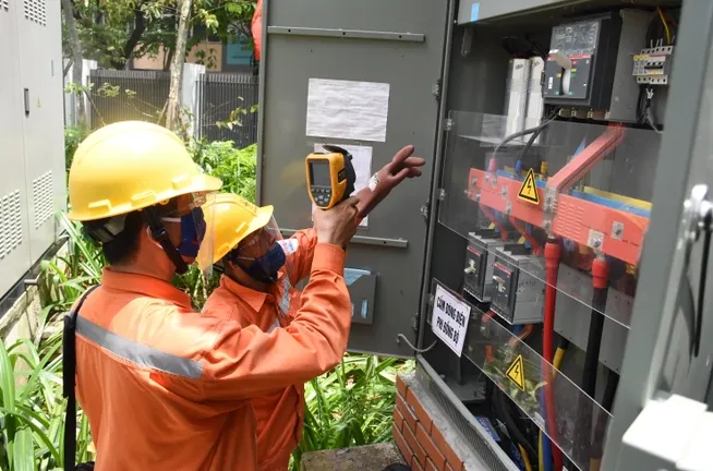 Sản xuất điện lỗ lớn - Ảnh 1. Sản xuất điện lỗ lớn - Ảnh 1.