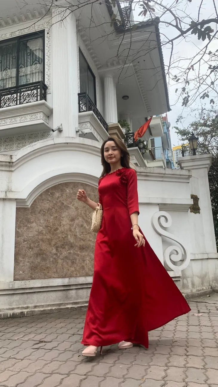 Áo dài Yến Hải tôn vinh nét đẹp phụ nữ Việt - Ảnh 2. Áo dài Yến Hải tôn vinh nét đẹp phụ nữ Việt - Ảnh 2.