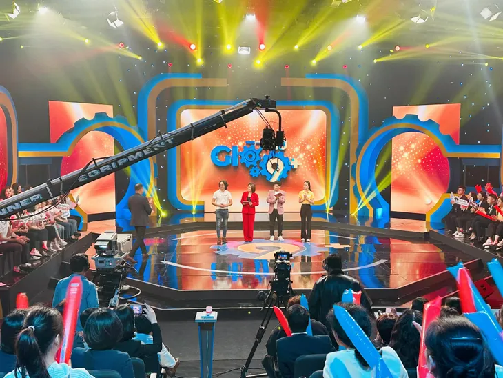 Huyền Lizzie dẫn chương trình trên VTV3 - Ảnh 5. Huyền Lizzie dẫn chương trình trên VTV3 - Ảnh 5.