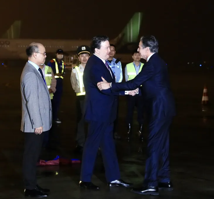 Ngoại trưởng Hoa Kỳ Antony Blinken bắt đầu chuyến thăm Việt Nam - Ảnh 2. Ngoại trưởng Hoa Kỳ Antony Blinken bắt đầu chuyến thăm Việt Nam - Ảnh 2.