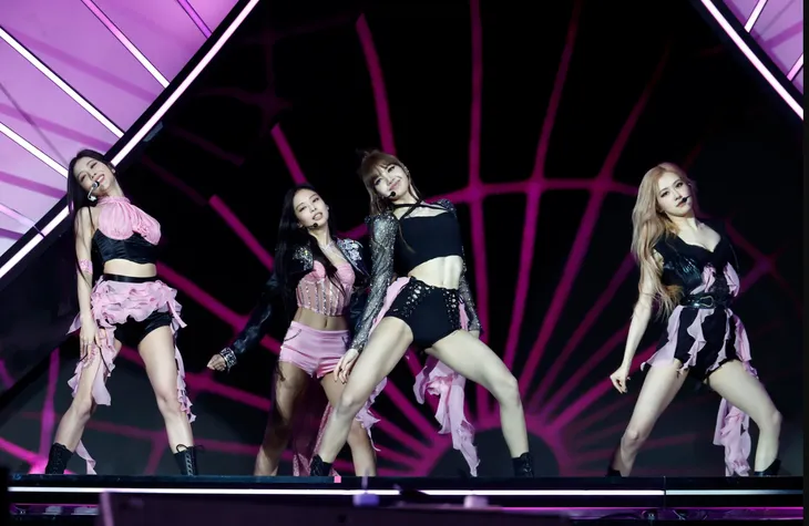BLACKPINK dập tắt tin đồn tan rã: Chúng tôi muốn tiếp tục với tư cách là BLACKPINK - Ảnh 1.