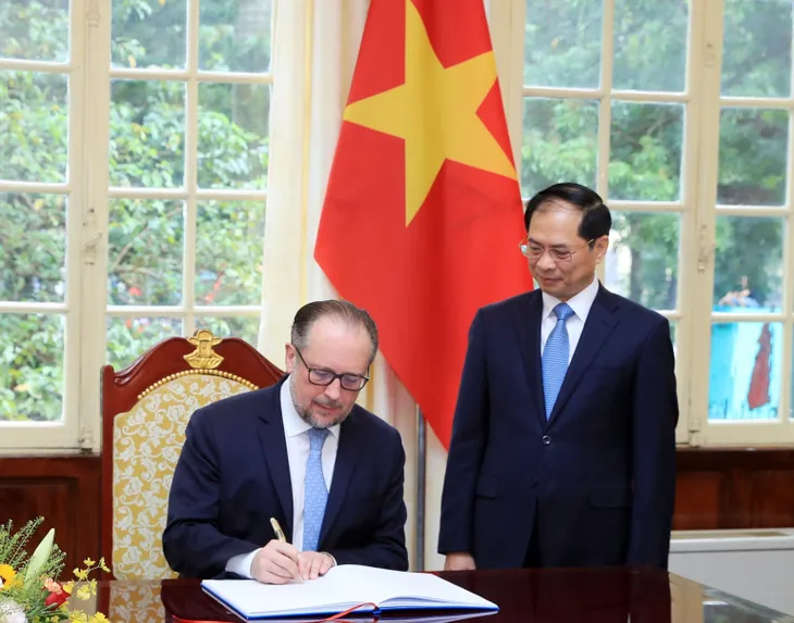 Việt Nam - Áo tăng cường hợp tác về công nghệ xanh, giao thông, y tế, cơ sở hạ tầng - Ảnh 2. Việt Nam - Áo tăng cường hợp tác về công nghệ xanh, giao thông, y tế, cơ sở hạ tầng - Ảnh 2.