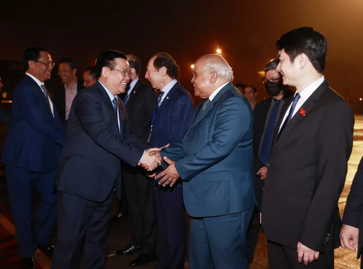 Chủ tịch Quốc hội Vương Đình Huệ lên đường thăm chính thức Cuba - Ảnh 2. Chủ tịch Quốc hội Vương Đình Huệ lên đường thăm chính thức Cuba - Ảnh 2.