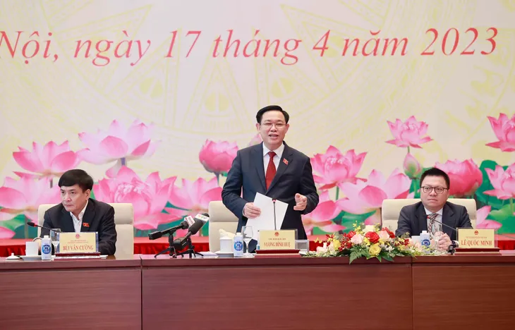 Chủ tịch Quốc hội: Nhà báo nữ Việt Nam luôn giữ “Tâm sáng, lòng trong, bút sắc” - Ảnh 1. Chủ tịch Quốc hội: Nhà báo nữ Việt Nam luôn giữ “Tâm sáng, lòng trong, bút sắc” - Ảnh 1.
