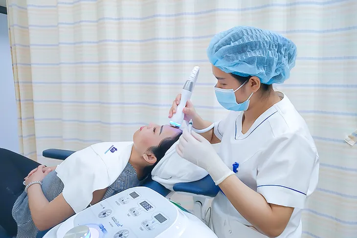 Việt kiều Mỹ, Đức… về Việt Nam du lịch kết hợp làm đẹp - Ảnh 2. Việt kiều Mỹ, Đức… về Việt Nam du lịch kết hợp làm đẹp - Ảnh 2.
